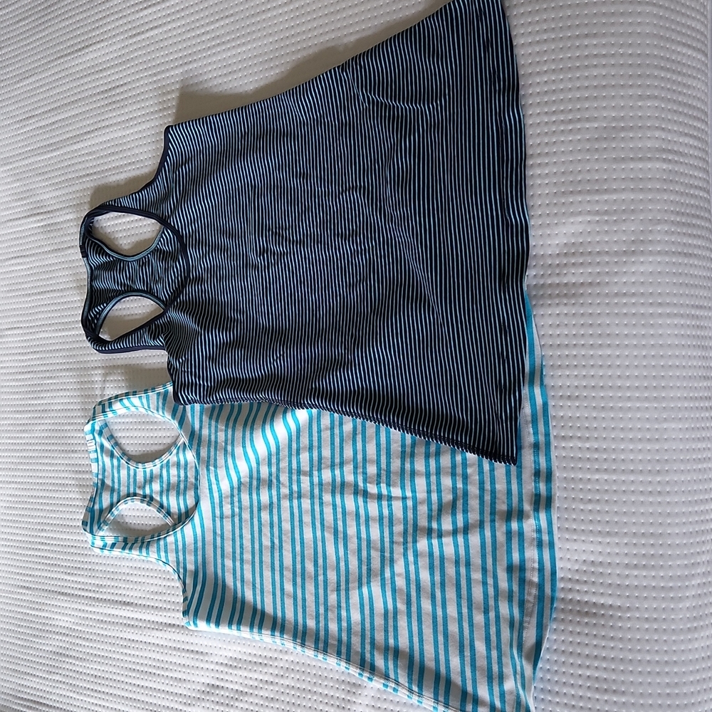 Lot of 2 Lululemon Tanks Size 6